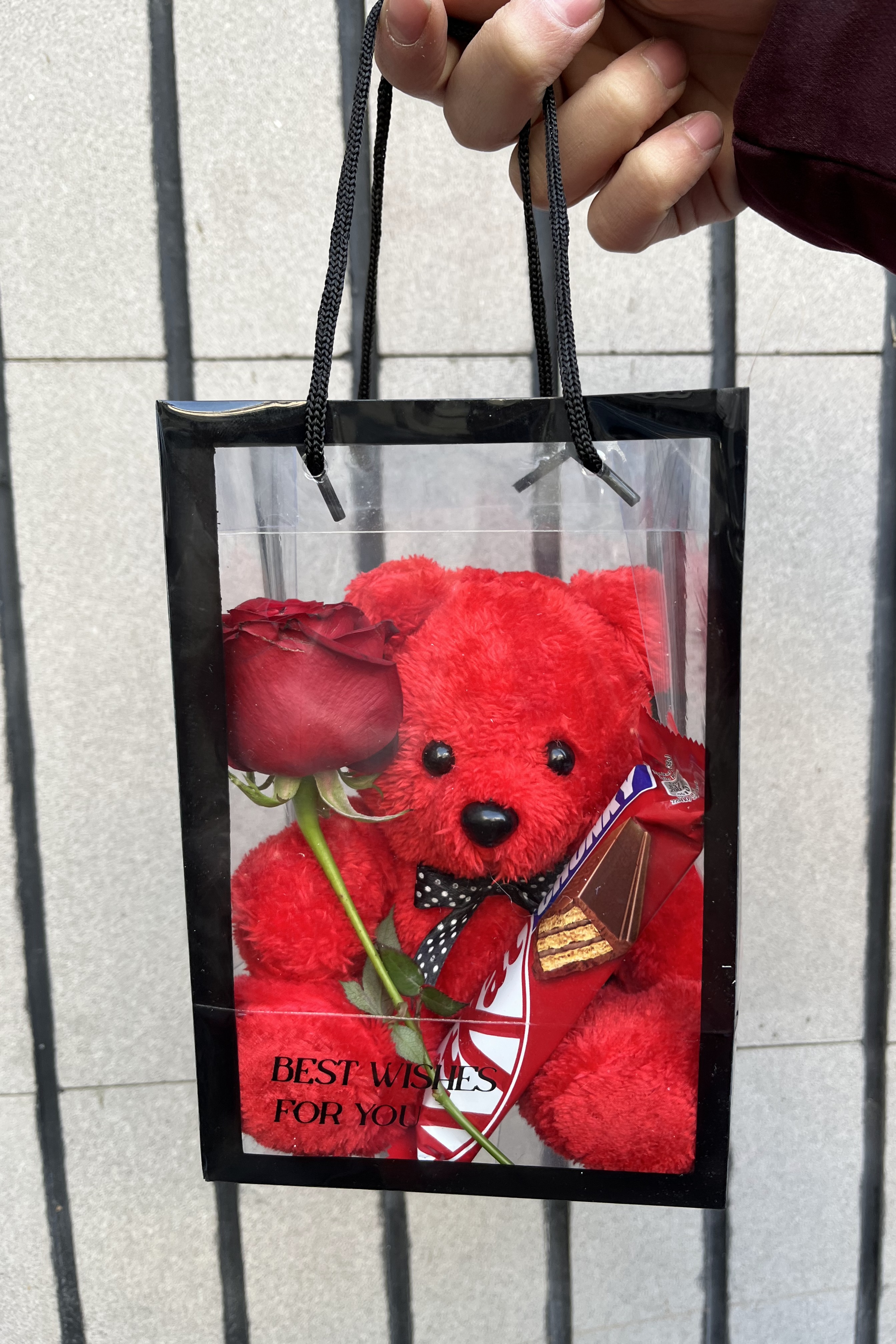 عروسک خرس قرمز کادویی